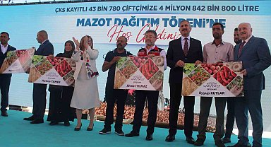 Bakan Yumaklı, Gaziantep'te çiftçiye mazot desteği programına katıldı