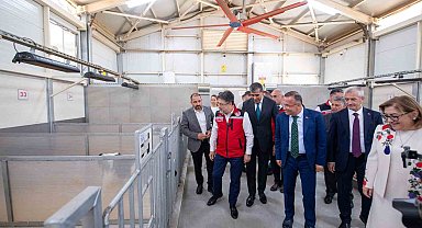 Bakan Yumaklı Lidersan çiftliğine hayran kaldı