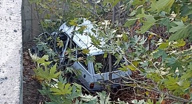 Balıkesir'de otomobil dereye uçtu: 1 yaralı