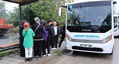 Başkan Çerkez şoför koltuğuna geçti, öğrenciler şaşkınlığını gizleyemedi
