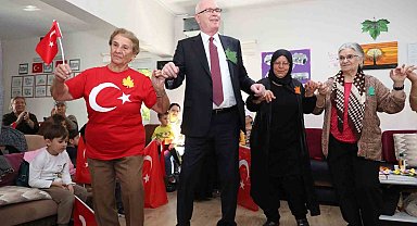 Başkan Kurt, koca çınarları yalnız bırakmadı