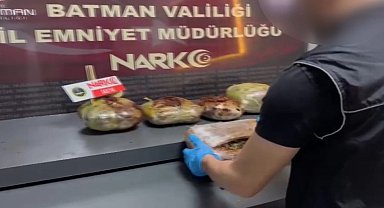 Batman'da 'dur' ihtarına uymayarak kaçan araçta uyuşturucu ele geçirildi
