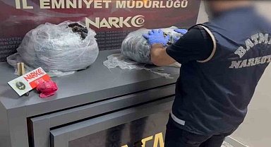 Batman'da durdurulan bir araçta uyuşturucu yakalandı: 2 kişi tutuklandı