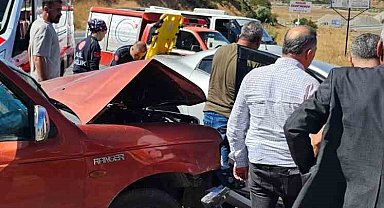 Batman'da iki araç kafa kafaya çarpıştı: 3 yaralı