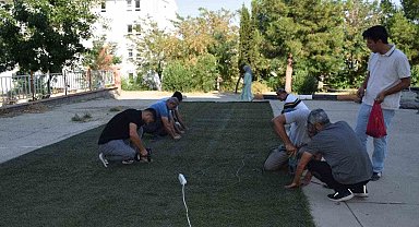 Batman'da okullarda sentetik çim halı saha çalışmaları başladı