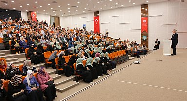 Bayburt'ta Mevlid-i Nebi ile Camiler ve Din Görevlileri Haftası dolayısıyla konferans düzenlendi
