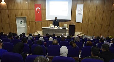 Bayburt'ta sağlık çalışanlarına yaşam destek eğitimi verildi