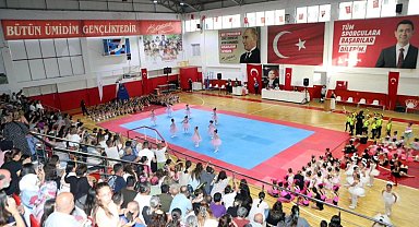 Bayraklı'da yaz spor okullarına büyük ilgi: 19 kursa 4 bin 200 kişi katıldı