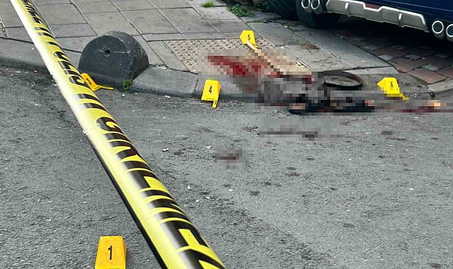 Bayrampaşa'da dehşet anları kamerada: Tartıştıkları börekçiyi pompalı tüfekle vurdular