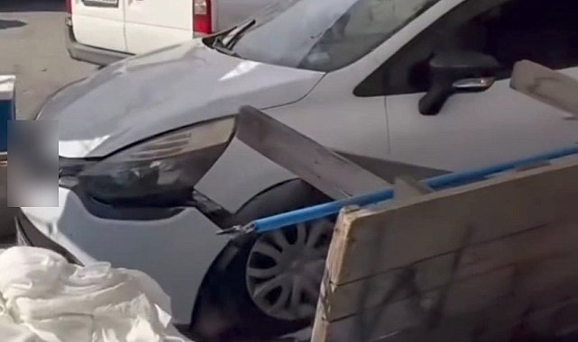 Beykoz'da fren yerine gaza basan sürücü pazar alanına daldı: 2 yaralı