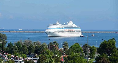 Bin 100 Rus turist kruvaziyerle Samsun'a geldi
