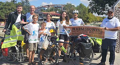 Bisikletleriyle dünya turuna çıkan Fransız aile Beyşehir'de mola verdi