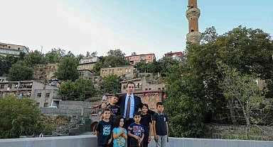 Bitlis Valisi Ahmet Karaya şehit ve gazi ailelerini ziyaret etti