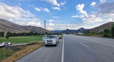Bitlis'te otomobil takla attı: 5 yaralı