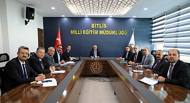 Bitlis'te "Akademik Başarıların İzlenmesi ve Değerlendirilmesi" toplantısı yapıldı