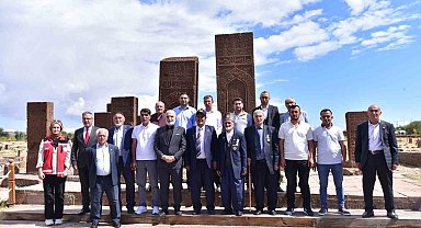 Bitlisli gazilere tarihi mekanlar gezdirildi