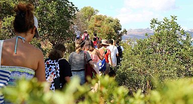 Bodrum'da öğrenciler kıyı temizliği yaptı