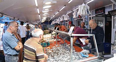 Bolu'da hamsinin fiyatı 50 lira birden düştü