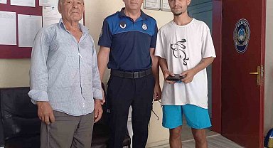 Bulduğu cüzdanı zabıtaya teslim etti