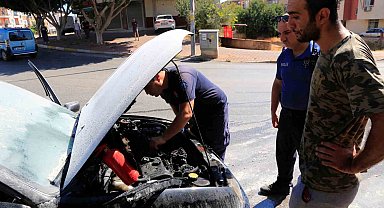 Burnuna gelen benzin kokusu sonrası aracı alev aldı