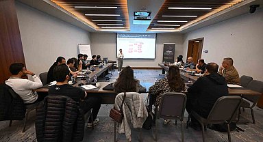 Bursa Business School'da eğitimler devam ediyor