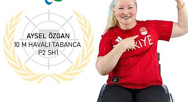 Bursa Büyükşehir Belediyesporlu Aysel Özgan'dan gümüş madalya
