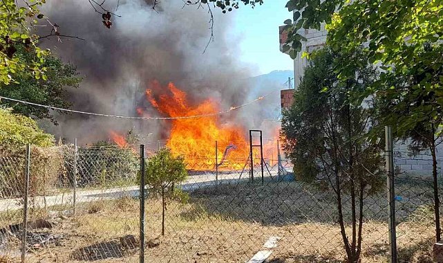 Bursa'da baraka yangını korkuttu