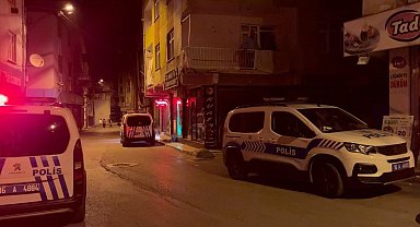 Bursa'da sokak arasında karşılaştığı husumetlisine kurşun yağdırdı
