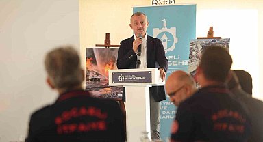 Büyükakın: "Kahraman itfaiyecilerimizin alınlarından öpüyorum"