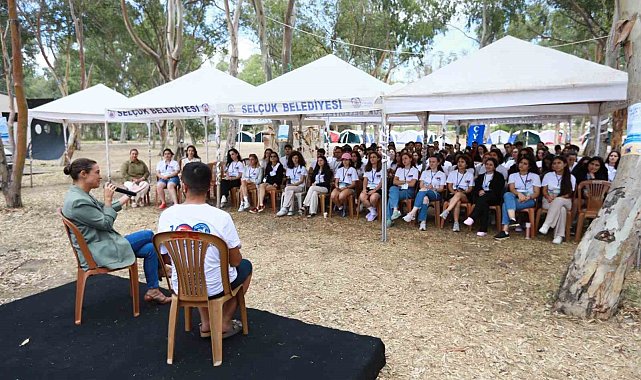 Çağdaş Yaşamın gençleri Pamucak'ta