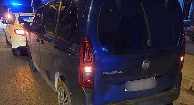 Çaldığı araçla kaza yaptı, jandarmanın dikkatinden kaçamadı