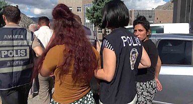 Çaldıkları paralar pamuk dolu yastıktan çıkan pişkin hırsız gazeteciye böyle cevap verdi: 'Belki seni de soyarız'