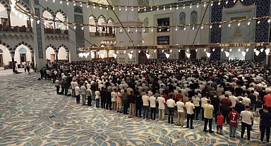 Çamlıca Camii'nde Mevlit Kandili idrak edildi