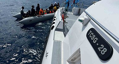 Çanakkale'de 24 kaçak göçmen kurtarıldı