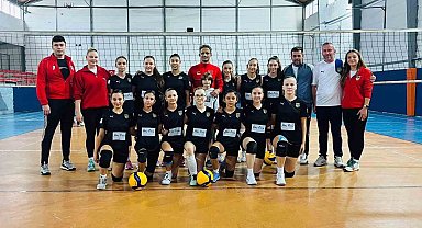 Çaycumaspor Voleybol Küçük Kızlar Takımı, Karadeniz Ereğli'yi 3-0 mağlup etti