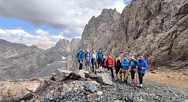 Çekya'dan gelen turistler Yüksekova'nın doğal güzelliklerine hayran kaldı