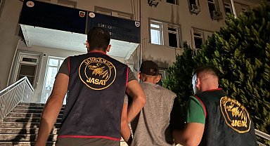 Çeşitli suçlardan aranan 2 şahıs yakalandı