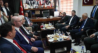 CHP Genel Başkanı Özel: "Avrupa Birliği'ne giriyoruz, milletin yüzünü güldürüyoruz"