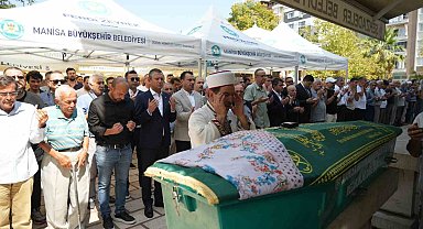 CHP Lideri Özel Manisa'da cenaze törenine katıldı
