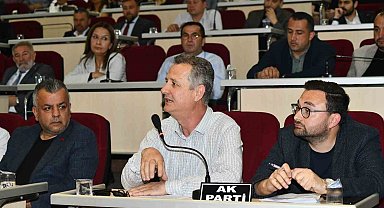 Çiğli Belediyesinde çözümsüzlük ve çalışan krizi: Çöpler sokakta kaldı