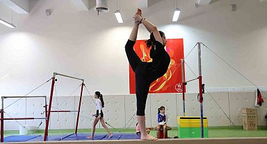Cimnastik ile spor hayatına başlayan çocuklar diğer branşlarda da büyük başarı gösteriyor