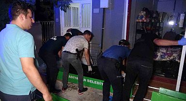 Cinnet getiren şahıs, 3 çocuk annesi eşini öldürdükten sonra intihar etti