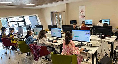 Çocuklara "Robotik ve Kodlama Eğitimi" veriliyor