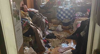 Çöp evi temizleyerek yaşanabilir hale getirdiler