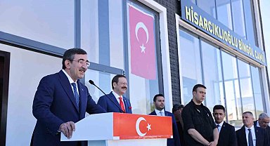 Cumhurbaşkanı Yardımcısı Yılmaz, "Birlik beraber içerisinde geleceğe yürümeye devam edeceğiz"