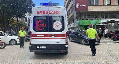 Dede ve torun, tartıştığı polisi sandalye ile yaraladı