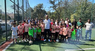 Deliklikaya Mahallesi muhtarı Mustafa Borçlanmış, çocukları spora teşvik ediyor
