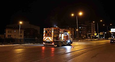 Denizli'de yol çizgileri yenileniyor