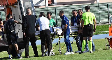 Denizlisporlu Oktay'ın tibia kemiği kırıldı