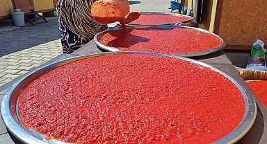 Depremzede kadınların kurutmalık ve salça telaşı başladı